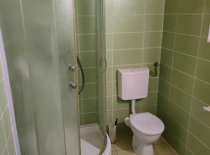 Joky Katona & アパート *